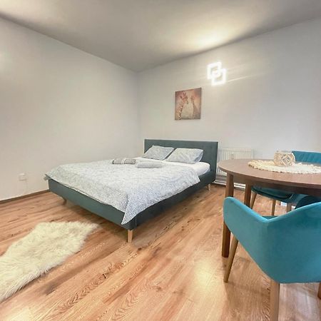 Central Apartment New Studio Košice Exteriör bild
